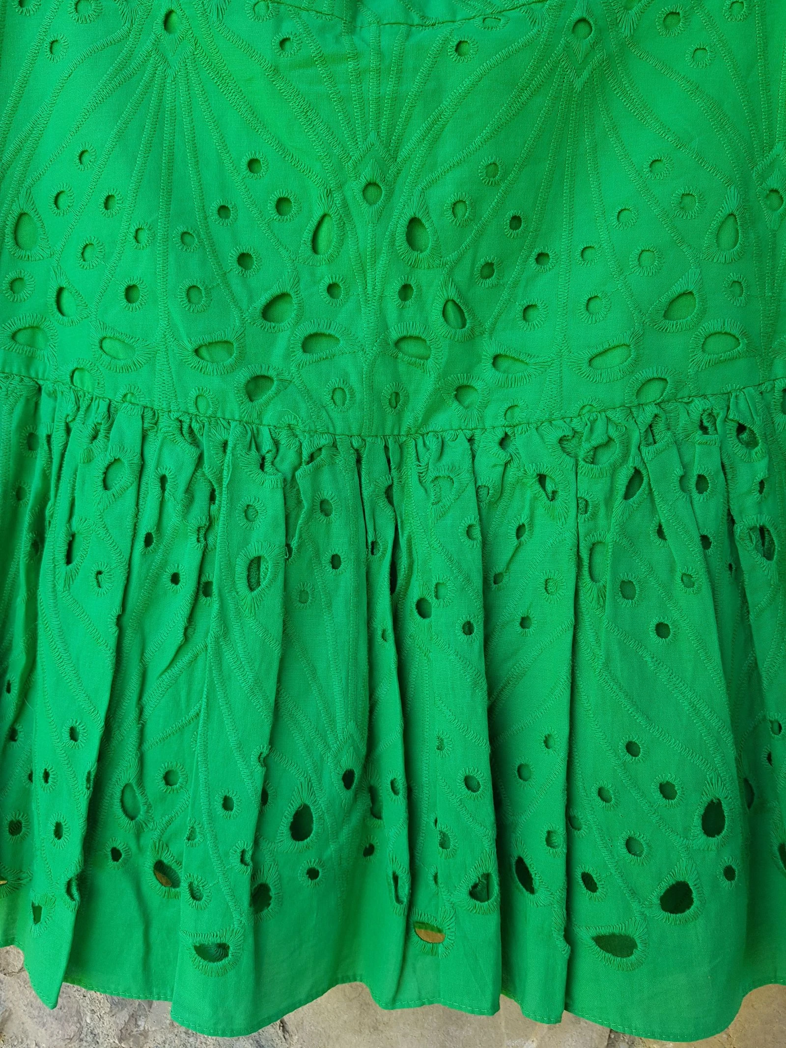 Saia mini verde bordada recortada Zara P – photo 9